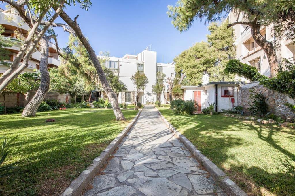 גליפדה Sunny Apartment With 2 Bedrooms And Garden מראה חיצוני תמונה