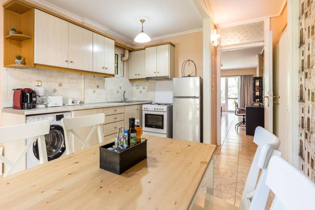 גליפדה Sunny Apartment With 2 Bedrooms And Garden מראה חיצוני תמונה